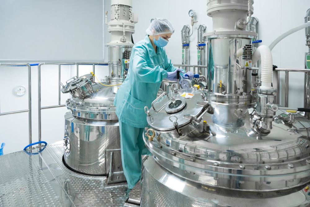 pharmaceutical contract manufacturing companies